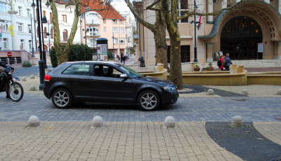 Mi&eacute;rt pont a Sor előtt b&ouml;mb&ouml;l leghangosabban a kocsikb&oacute;l kihallatsz&oacute; zene? Szavazzatok!