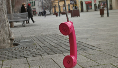 G&aacute;losf&aacute;n &ouml;sszetűz&eacute;sbe keveredtek egy telefonf&uuml;lk&eacute;vel