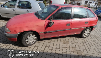 R&eacute;szegen k&ouml;t&ouml;tte el főn&ouml;ke kocsij&aacute;t, hogy tov&aacute;bb ihasson - Nem jutott messze