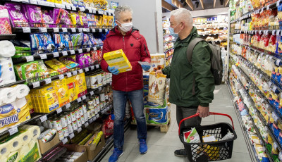 Hivatalos őr&ouml;k fogj&aacute;k ellenőrizni a bolti maszkvisel&eacute;st?