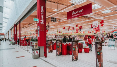 Imm&aacute;r Kaposv&aacute;rra is v&aacute;llal kisz&aacute;ll&iacute;t&aacute;st az Auchan