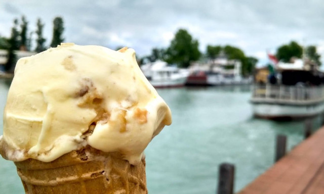 &Ouml;sszegyűjt&ouml;tt&uuml;nk 12 glut&eacute;nmentes fagyiz&oacute;t a Balaton k&ouml;r&uuml;l