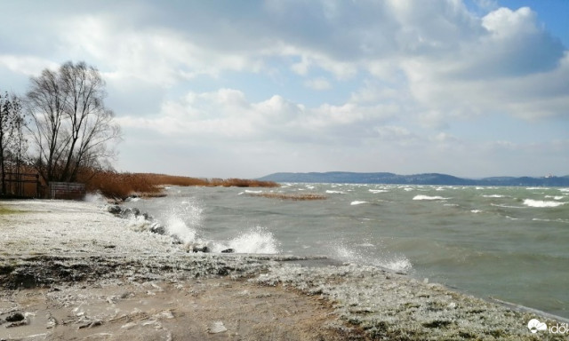 Pazar j&eacute;gszobrokat alkotott a term&eacute;szet a Balaton d&eacute;li partj&aacute;n - GAL&Eacute;RIA