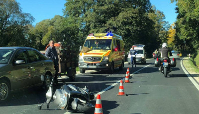 Robog&oacute; balesetezett a 67-esen, forgalmi torl&oacute;d&aacute;s a helysz&iacute;nen