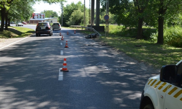 Vasr&uacute;dnak &uuml;tk&ouml;z&ouml;tt motorj&aacute;val a V&aacute;s&aacute;rt&eacute;ri &uacute;ton, felborult