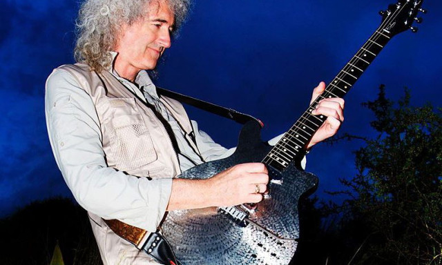 Sz&iacute;vrohamot kapott a Queen git&aacute;rosa, Brian May