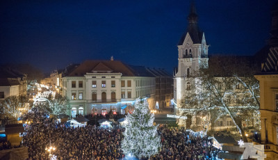 Az adventet Szul&aacute;k Andi nyitja meg, az &eacute;vet pedig a Mysteri Gang b&uacute;cs&uacute;ztatja Kaposv&aacute;ron!