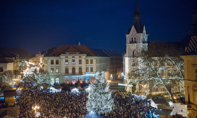 Az adventet Szul&aacute;k Andi nyitja meg, az &eacute;vet pedig a Mysteri Gang b&uacute;cs&uacute;ztatja Kaposv&aacute;ron!