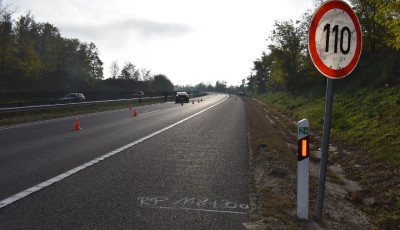 T&uacute;l j&oacute;l siker&uuml;lt a b&uuml;ntetőf&eacute;kez&eacute;s az M7-esen, k&eacute;t aut&oacute; rohant egym&aacute;sba