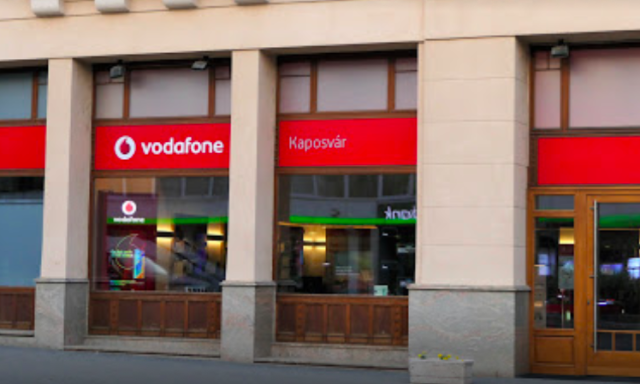 Fizetett, 16 hetes sz&uuml;l&eacute;si szabads&aacute;got biztos&iacute;t az ap&aacute;knak is a Vodafone