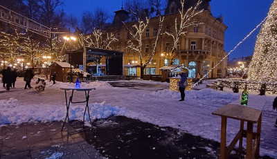 Szaloncukor, forralt bor, k&uuml;rtőskal&aacute;cs? Ennyi az annyi a kaposv&aacute;ri Adventi V&aacute;s&aacute;rban!