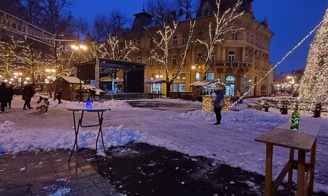 Szaloncukor, forralt bor, k&uuml;rtőskal&aacute;cs? Ennyi az annyi a kaposv&aacute;ri Adventi V&aacute;s&aacute;rban!