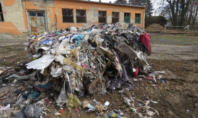 70 tonna olasz szemetet akartak eltemetni Tasz&aacute;ron, m&eacute;g időben megfogt&aacute;k őket