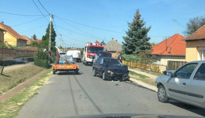 Front&aacute;lis karambol a Vak Botty&aacute;n utc&aacute;ban!