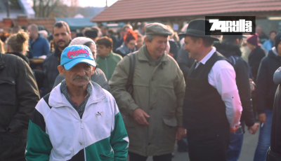 H&ouml;mp&ouml;lygő t&ouml;meg &eacute;s &iacute;zletes falatok - Ilyen volt a Szennai Hurkafesztiv&aacute;l - VIDE&Oacute;