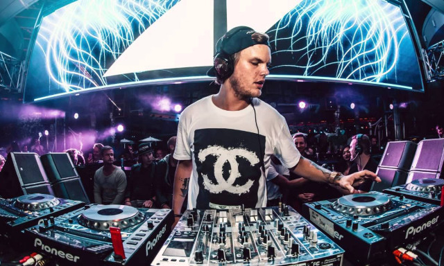 28 &eacute;vesen meghalt Avicii, a vil&aacute;g egyik legismertebb dj-je