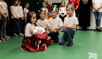 Adventi j&aacute;tsz&oacute;h&aacute;z a Honv&eacute;d utcai Tag&oacute;vod&aacute;ban - GAL&Eacute;RIA