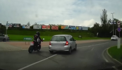 Kiakadt a Si&oacute;fokon szlalomoz&oacute; pap&aacute;ra, majdnem ler&uacute;gta a t&uuml;kr&eacute;t - VIDE&Oacute;