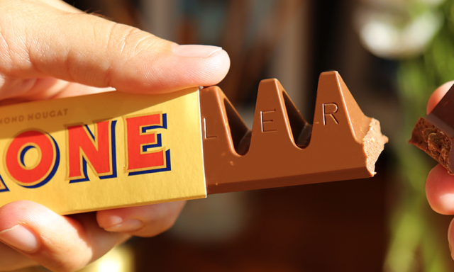 Győzőtt az igazs&aacute;g! - Visszakapja eredeti form&aacute;j&aacute;t a Toblerone