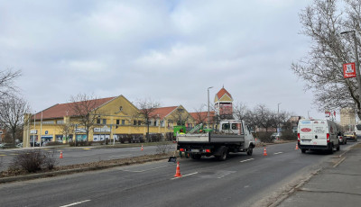 Megkezdt&eacute;k a munk&aacute;latokat a Berzsenyi utc&aacute;ban, s&aacute;vlez&aacute;r&aacute;sokra kell sz&aacute;m&iacute;tani