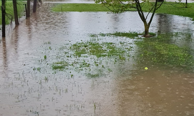 Durva j&eacute;geső puszt&iacute;tott Csokonyavisont&aacute;n - K&Eacute;PEK, VIDE&Oacute;