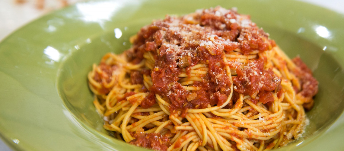 Cs&uuml;t&ouml;rt&ouml;k&ouml;n Spagetti Vil&aacute;gnapot &uuml;nnepl&uuml;nk, f&eacute;l&aacute;ron t&eacute;szt&aacute;zhattok a Trattori&aacute;ban!