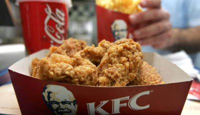 Azt hogy? Csirkementes napot tart a KFC