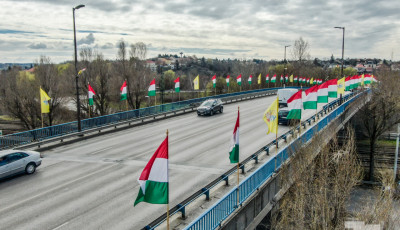 Teljes &uacute;tz&aacute;r a Berzsenyi utcai h&iacute;don, mindenkit ellenőriznek a rendőr&ouml;k