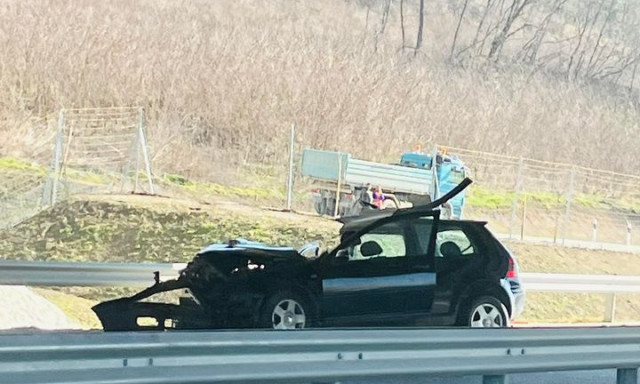 S&uacute;lyos baleset t&ouml;rt&eacute;nt a 67-esen, mentőhelikopter is &eacute;rkezett a s&eacute;r&uuml;ltekhez