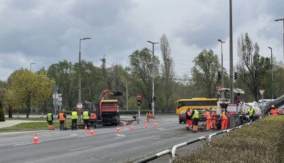 Megkezdődtek az &uacute;tfel&uacute;j&iacute;t&aacute;sok a belv&aacute;rosban, ezeken a szakaszokon figyeljetek