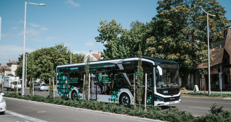 Meg&eacute;rkezett az elektromos busz Kaposv&aacute;rra, indul a pr&oacute;ba&uuml;zem - GAL&Eacute;RIA