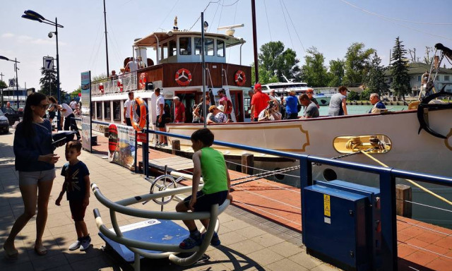 Itt a p&uuml;nk&ouml;sdi hossz&uacute; h&eacute;tv&eacute;ge, ir&aacute;ny a Balaton! - Mutatjuk a lehetős&eacute;geket