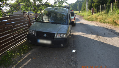 Rendőrs&eacute;gi felh&iacute;v&aacute;s! Let&ouml;rte a parkol&oacute; aut&oacute; t&uuml;kr&eacute;t, majd megl&eacute;pett