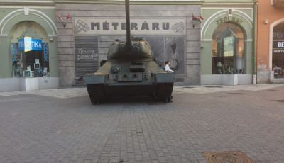 &Eacute;ssssss megj&ouml;tt a tank!