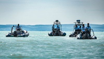 Nyolcszor előzt&eacute;k meg h&eacute;tv&eacute;g&eacute;n a trag&eacute;di&aacute;t a Balatonon