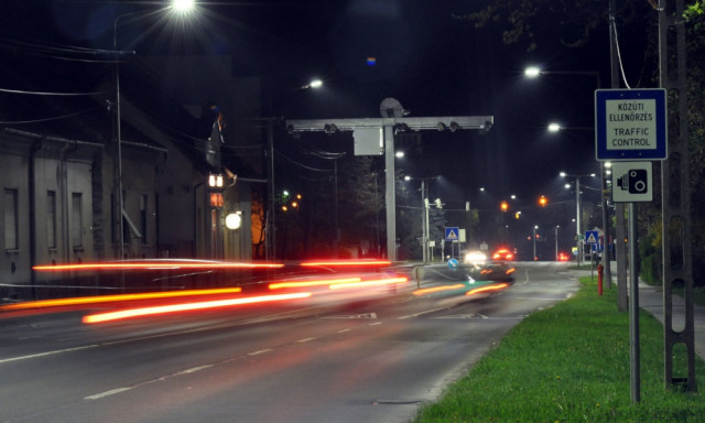 A b&iacute;rs&aacute;g &aacute;rny&eacute;k&aacute;ban &ndash; &bdquo;b&uacute;jk&aacute;lnak&rdquo; a traffipax elől a kaposv&aacute;ri aut&oacute;sok