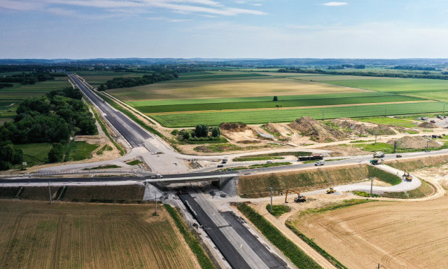 A 67-es &uacute;t k&aacute;lv&aacute;ri&aacute;ja m&aacute;r a polg&aacute;rmestert is bosszantotta, felsz&oacute;l&iacute;totta a k&ouml;z&uacute;tkezelőt