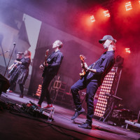 Óriási buli, hatalmas tömeg - Így zárta Tóth Andi és a Honeybeast a Miénk a város fesztivált - GALÉRIA