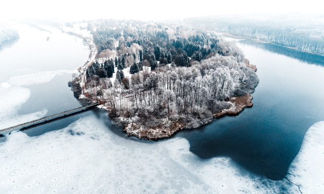 H&eacute;tv&eacute;g&eacute;n ak&aacute;r be is fagyhatnak a somogyi tavak