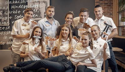 Leendő dolgoz&oacute;it keresi a KFC Kaposv&aacute;rra - M&eacute;gis &eacute;rkezik az &eacute;ttereml&aacute;nc?