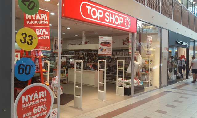 Top Shop &uuml;zlet ny&iacute;lik a Corsoban