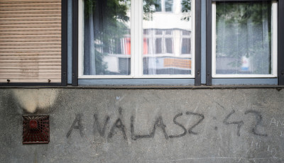 Vajon mit takarnak a kaposv&aacute;ri falfirk&aacute;k? Fejts&uuml;k meg őket egy&uuml;tt!