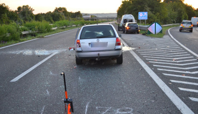 T&uacute;lment a lehajt&oacute;n, tolatni kezdett a le&aacute;ll&oacute;s&aacute;vban - H&aacute;rmas karambol lett a v&eacute;ge