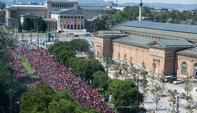 Rajtuk nem fog m&uacute;lni - Ellept&eacute;k a szurkol&oacute;k Budapestet - VIDE&Oacute;