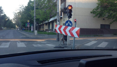 Valaki megunta - elfordult a Berzsenyi utcai t&aacute;bla