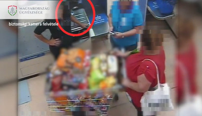 Ezzel a m&oacute;dszerrel akart&aacute;k ellopni a fullra pakolt bev&aacute;s&aacute;rl&oacute;kocsit a kaposv&aacute;ri Tescob&oacute;l - VIDE&Oacute;