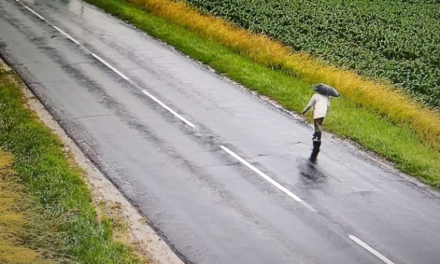 Holtan tal&aacute;lt&aacute;k meg az idős b&aacute;csit, aki kedden tűnt el hazafel&eacute;