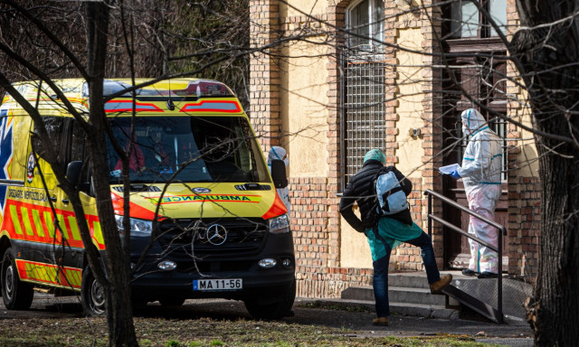 Influenz&aacute;s volt a Kontr&aacute;ssy utcai orvosi rendelőből elsz&aacute;ll&iacute;tott beteg