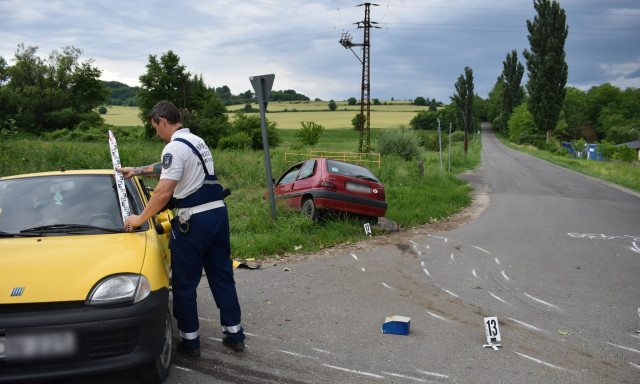 H&aacute;rmas karambol a 67-esen, egy 66 &eacute;ves nő a helysz&iacute;nen meghalt