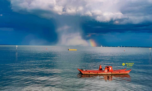 L&eacute;legzetel&aacute;ll&iacute;t&oacute; jelens&eacute;get &ouml;r&ouml;k&iacute;tettek meg a Balatonn&aacute;l